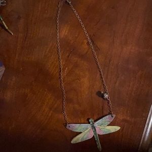 Lovely dragonfly necklace 18 inches